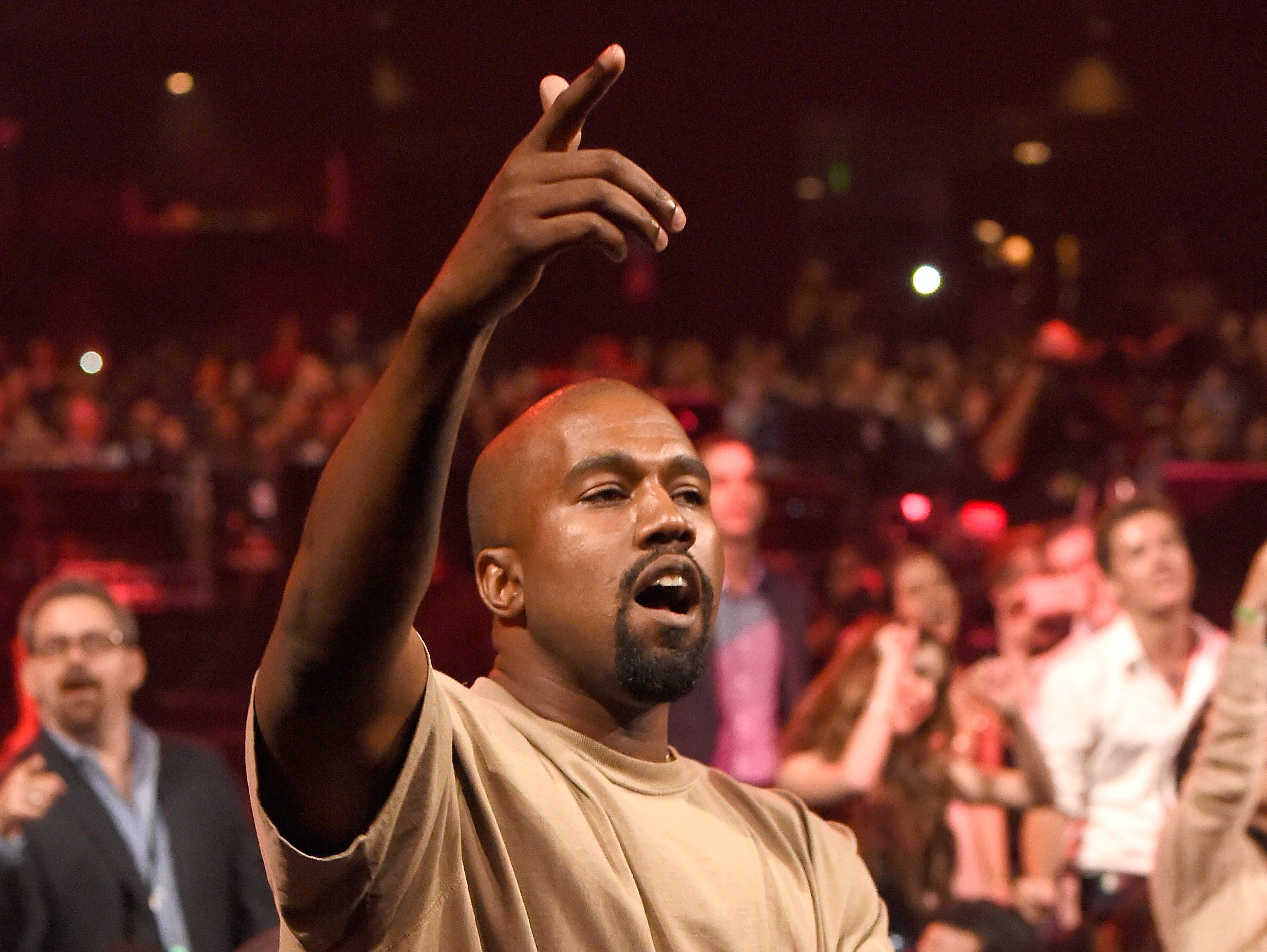 Kanye West's voice was just one of many strange things at the 2015 MTV Video Music Awards.