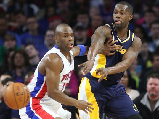 Former Piston Stuckey helps Pacers defeat Detroit, 107-103 635642971732691575-pistons-040115-kd08
