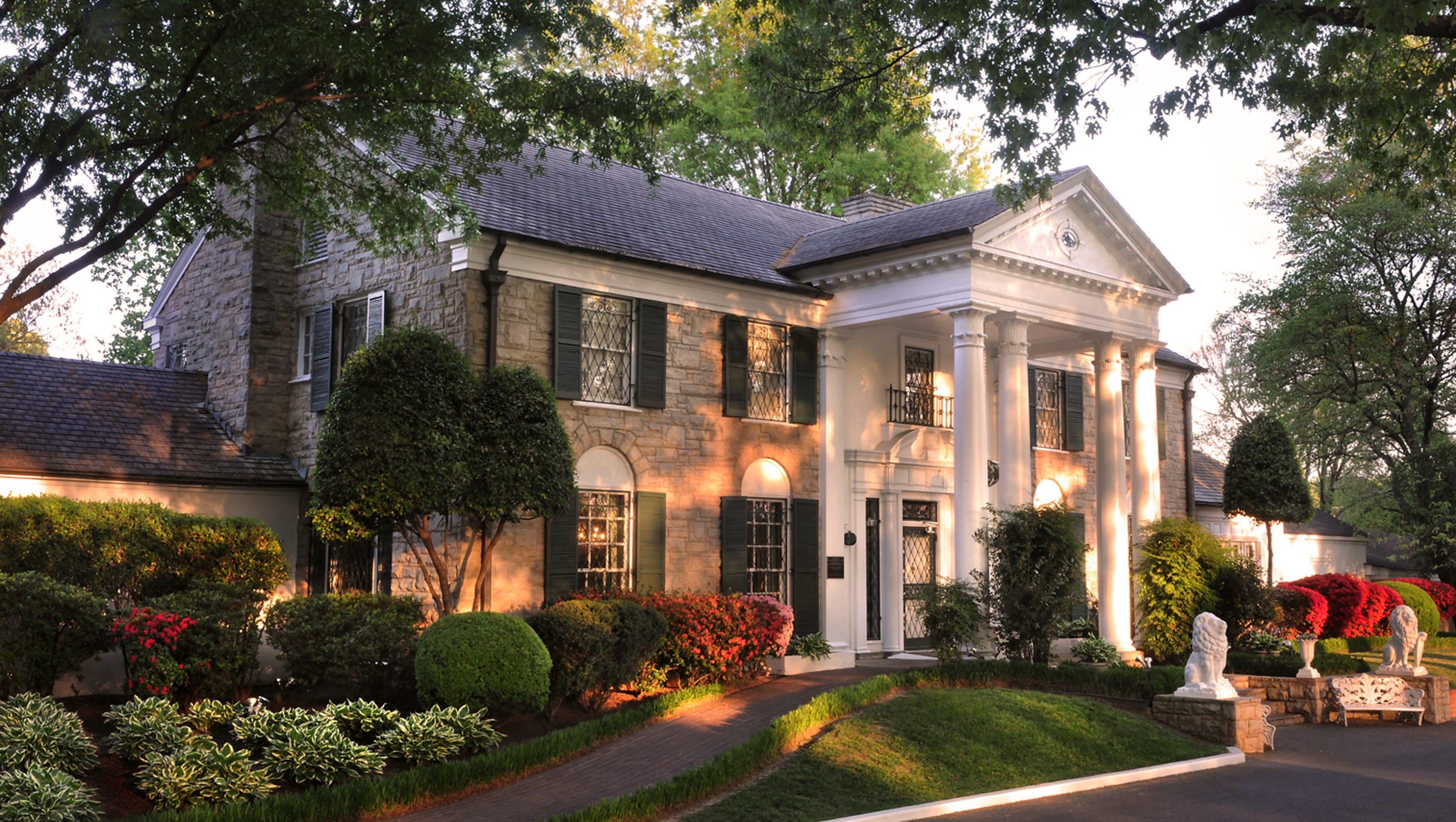 Lisa Marie Presley Wowed by Graceland's Win, Dispels Rumor