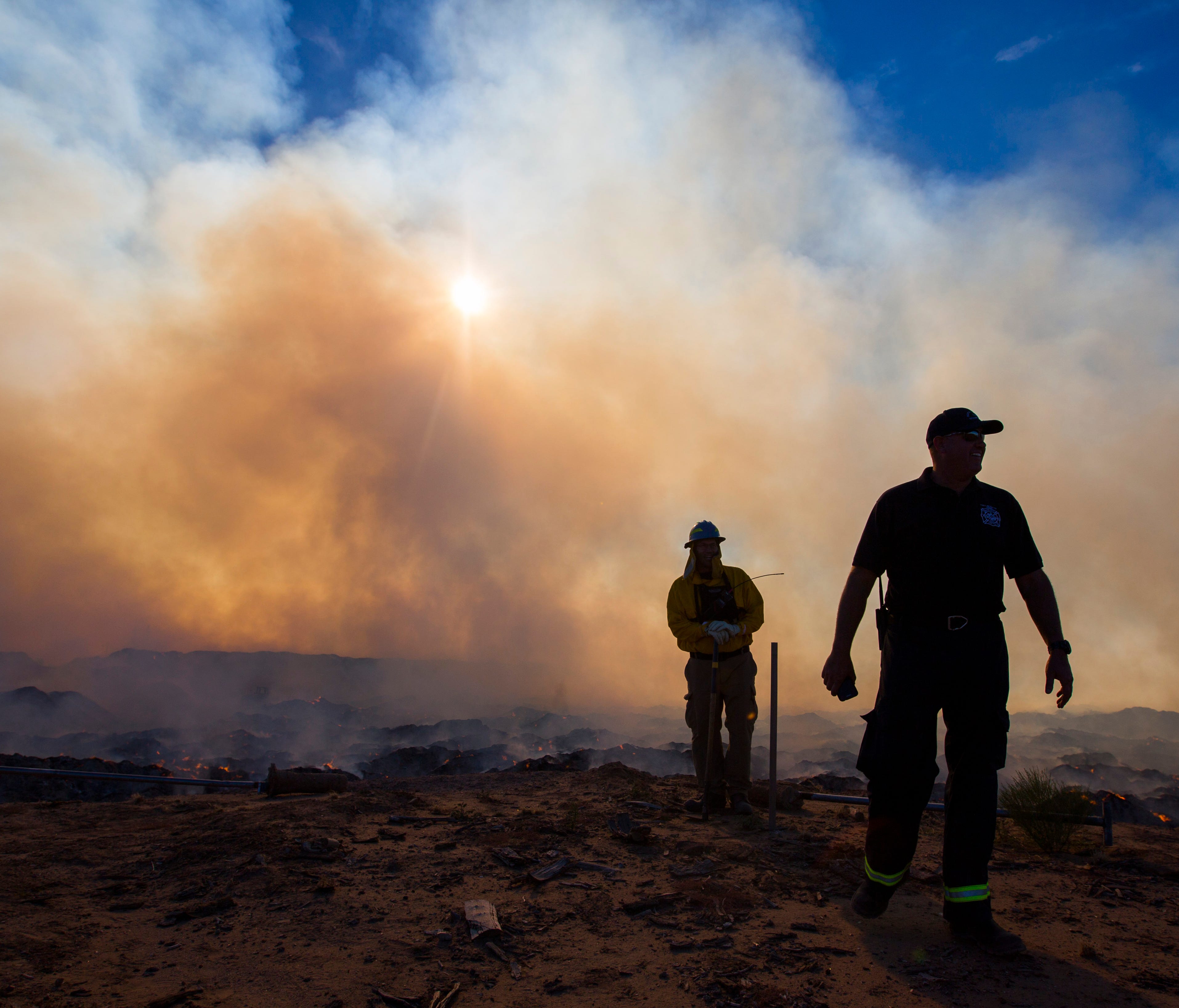 Temperature inversion traps mulchfire smoke