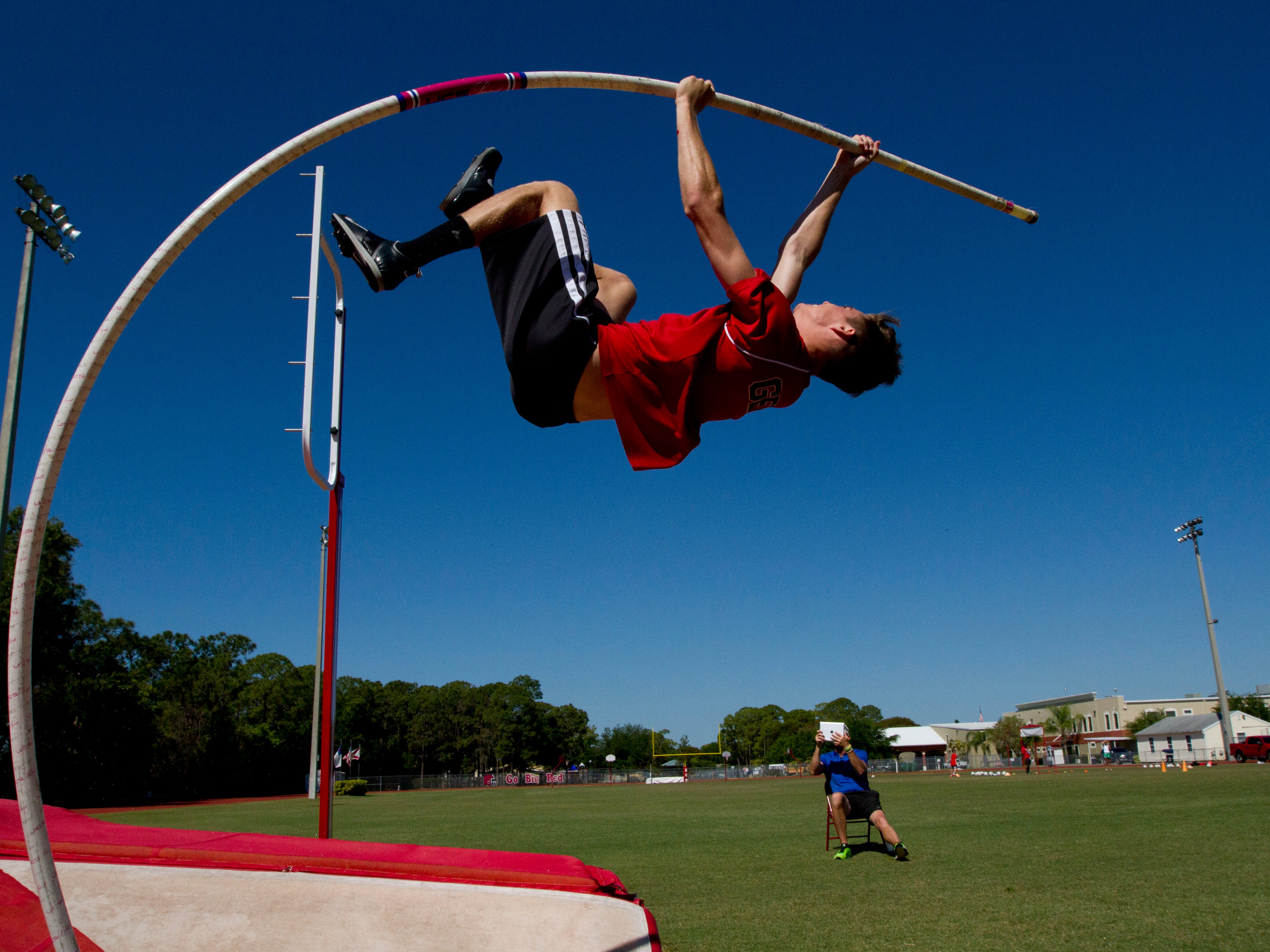 Pole Vaulting Pictures 84