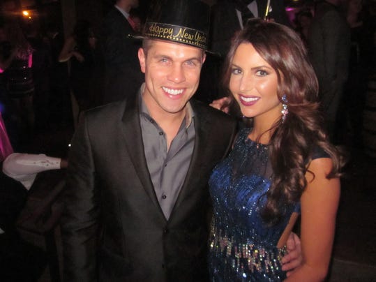 Dustin Lynch with het, Flickvän Amanda Mertz