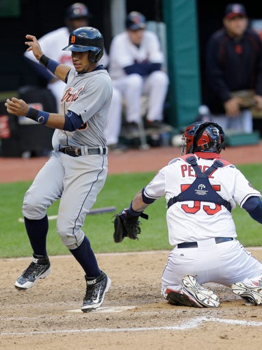 After losing Game 1, Tigers split DH with 9-2 win over Indians 635777716667030308-AP-Tigers-Indians-Baseball-O-12-