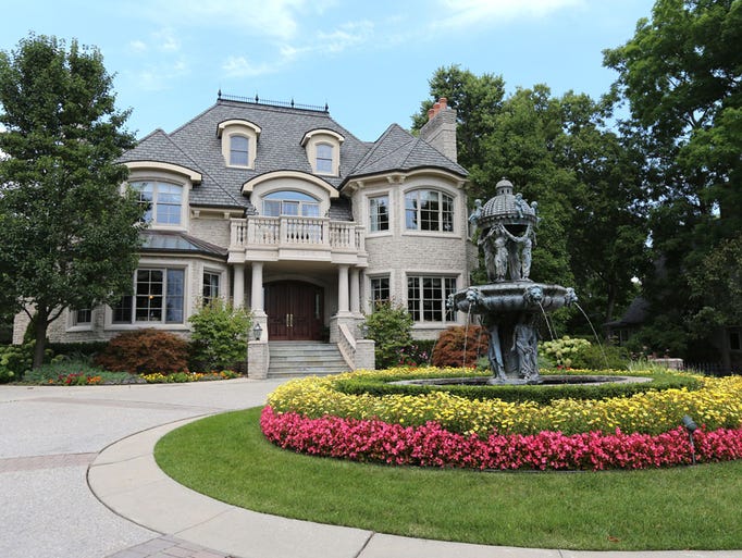 Pine Lake mansion like its own English pub