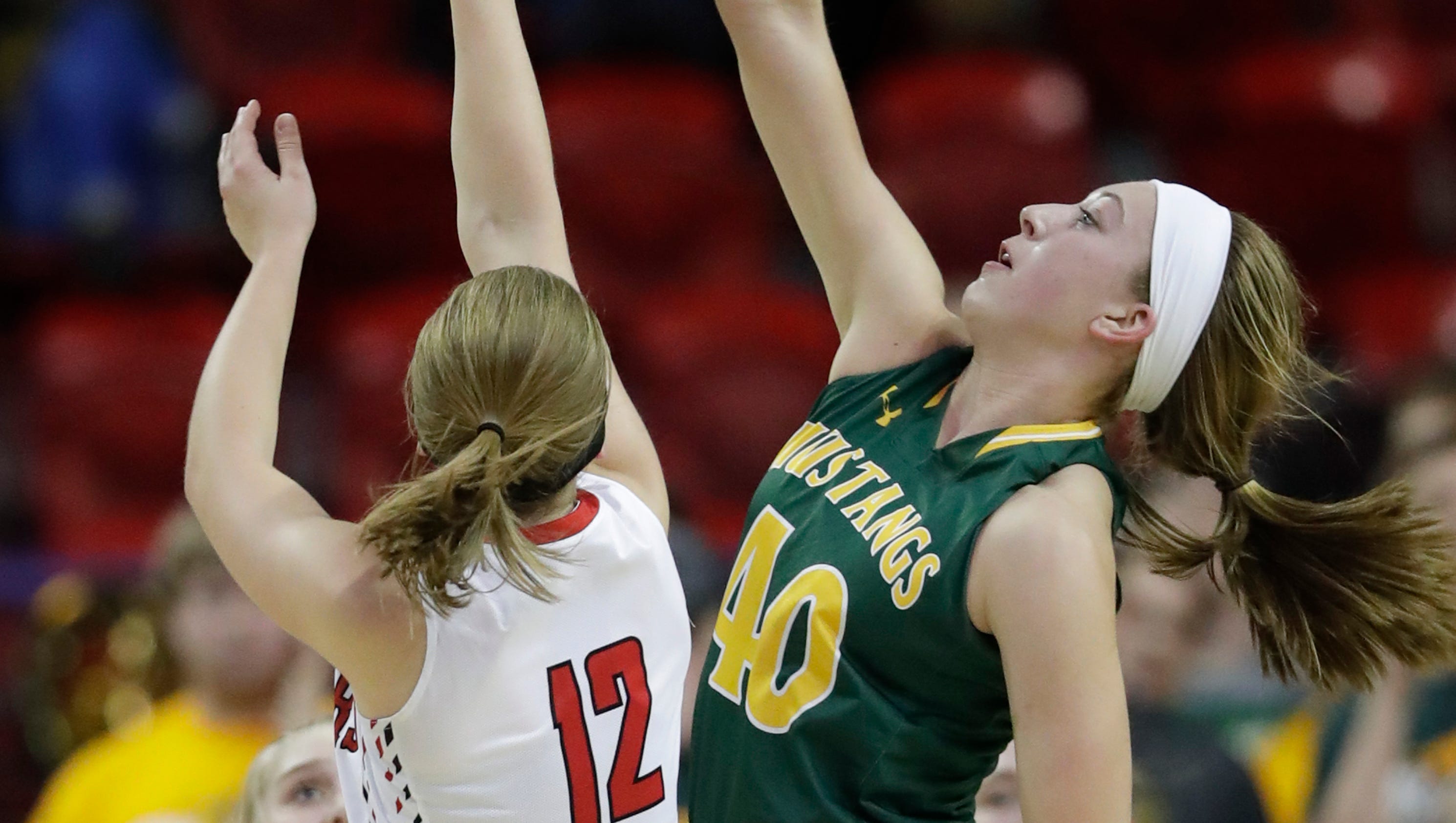 Tall task causes Manitowoc Lutheran Lancers all kinds of problems in state semifinal