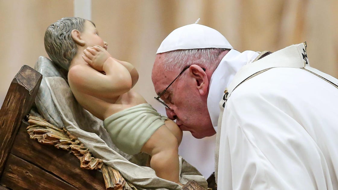 pope francis celebrates christmas mass pope christmas mass