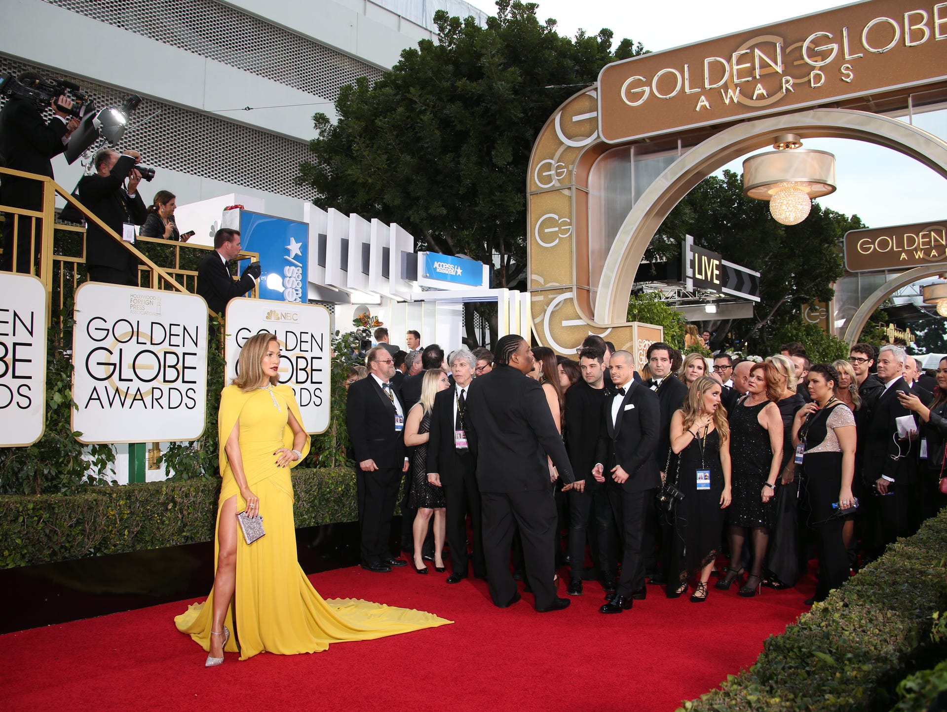 Jennifer Lopez hits her mark on the red carpet.