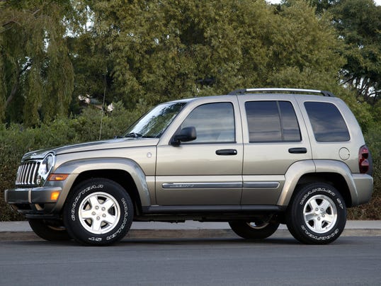 Chrysler daimler jeep liberty recall