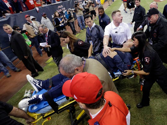 Texans coach Gary Kubiak collapses along sideline