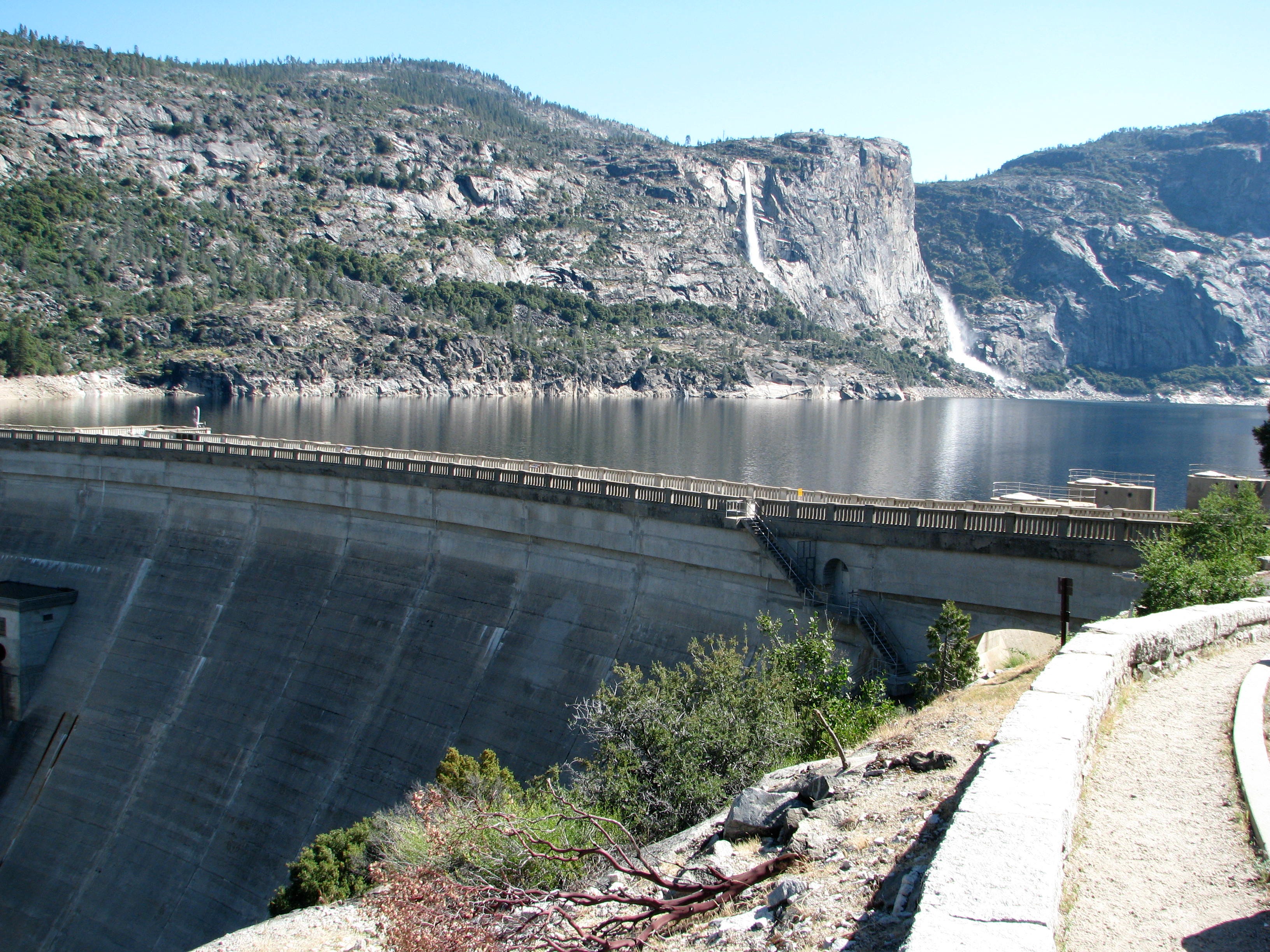 Yosemite fire is 'highest priority' in nation