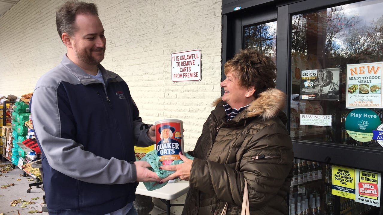 Shoppers Help Morristown Police Feed The Hungry