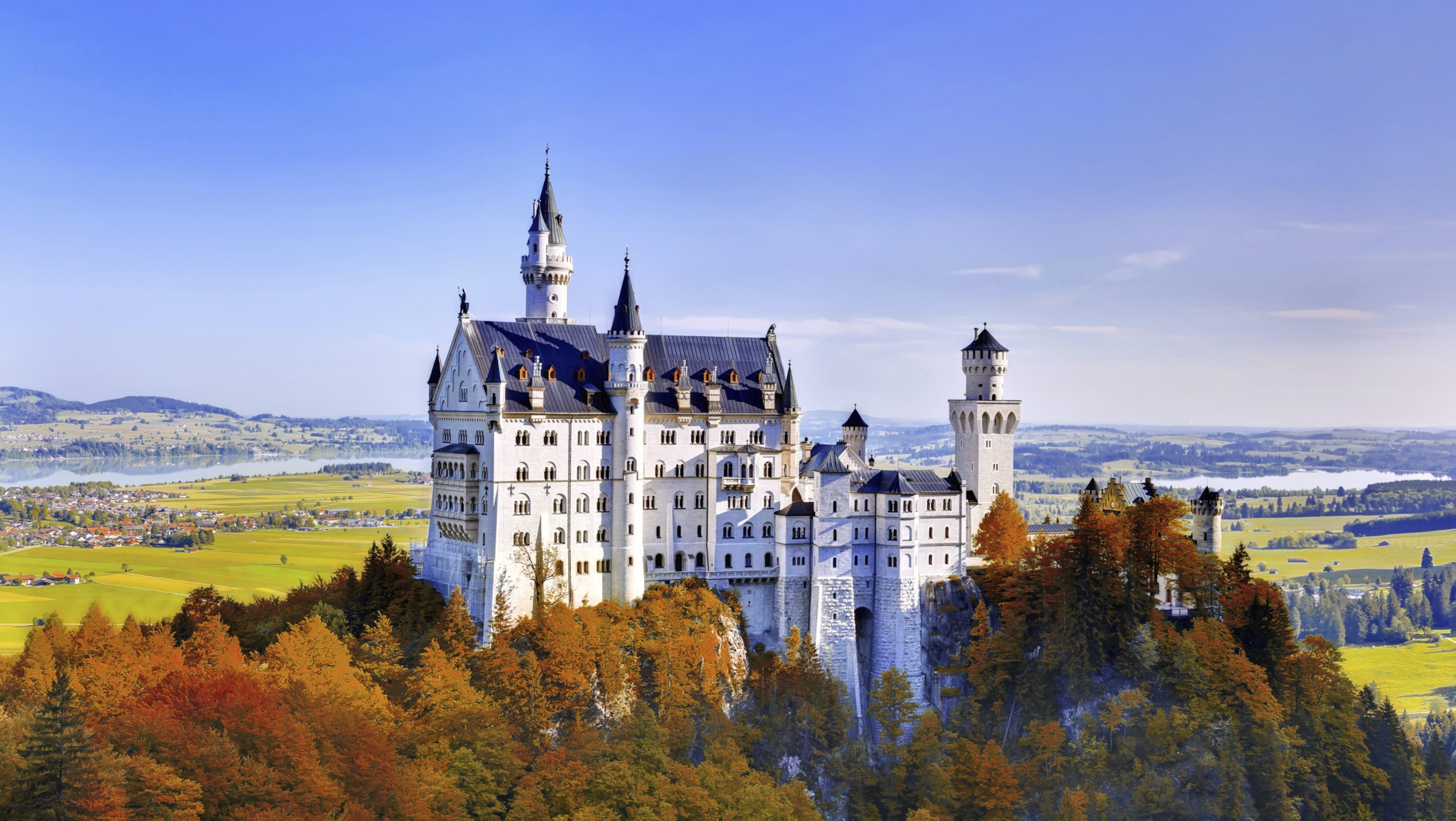 30 beautiful European castles