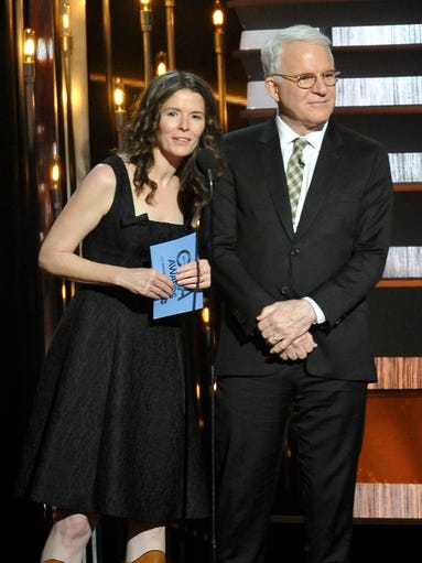 Edie Brickell and Steve Martin announce the nominees