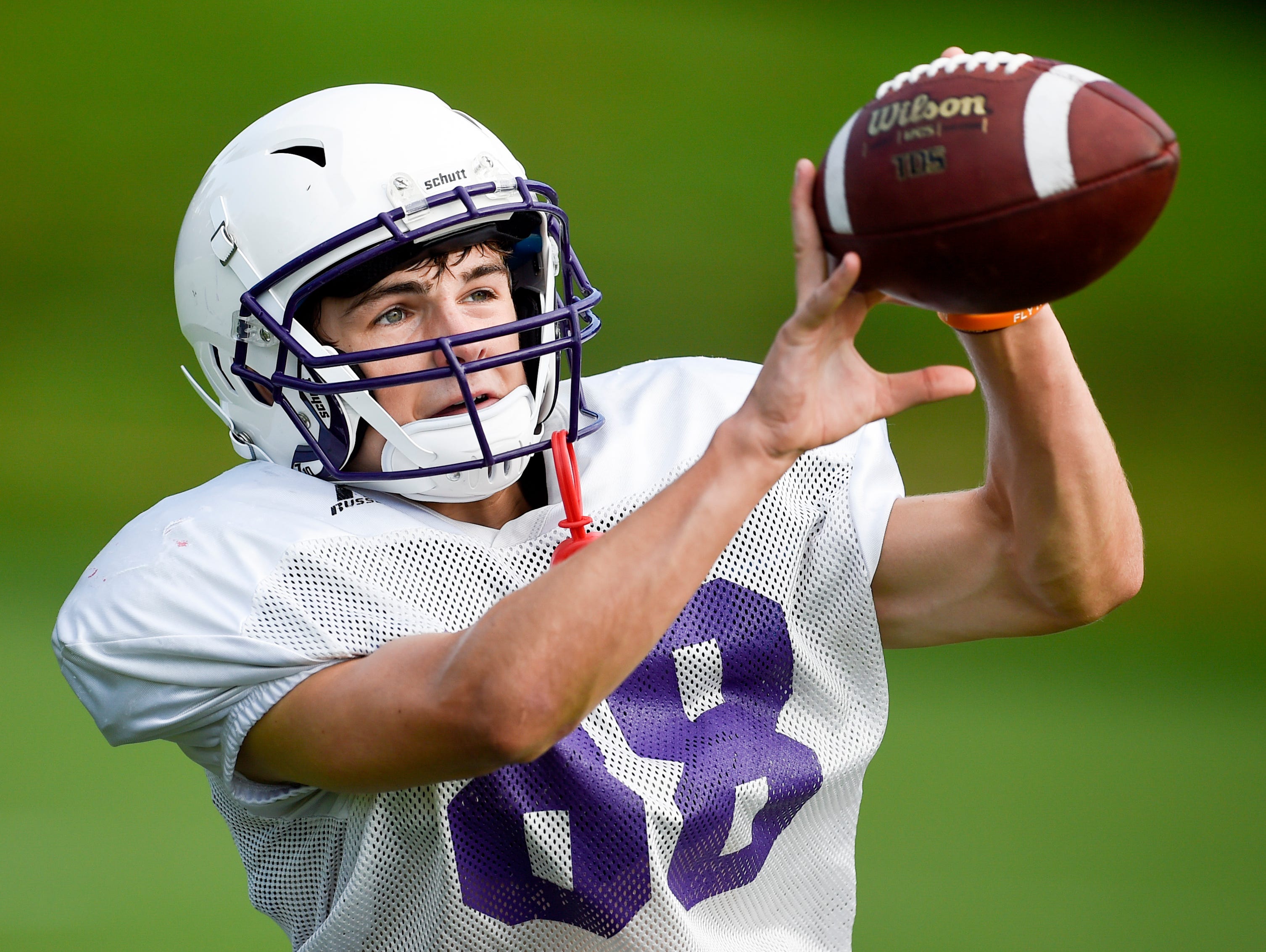 Father Ryan's David Ward (88) makes a catch during practice at Father Ryan High School, Monday, July 25, 2016, in Nashville, Tenn.