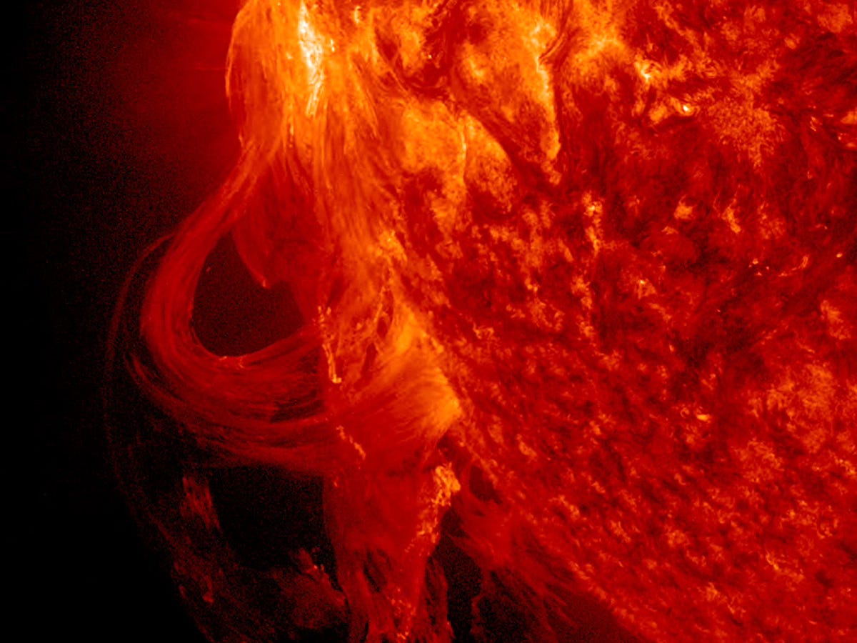 A tangled mass of plasma, controlled by powerful magnetic forces, swirled out above the solar surface on Nov. 9, 2014, twisting and turning before it streamed back into the sun. The sliding plasma possesses a kind of ballet-like quality of gracefulne