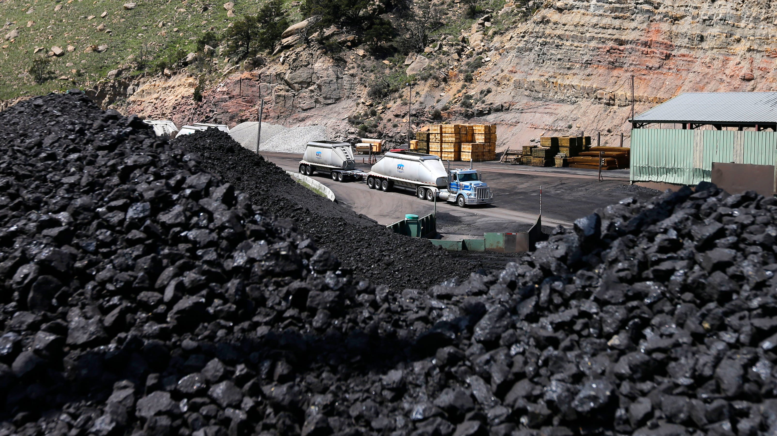 U.S. coal imports surge while exports plummet