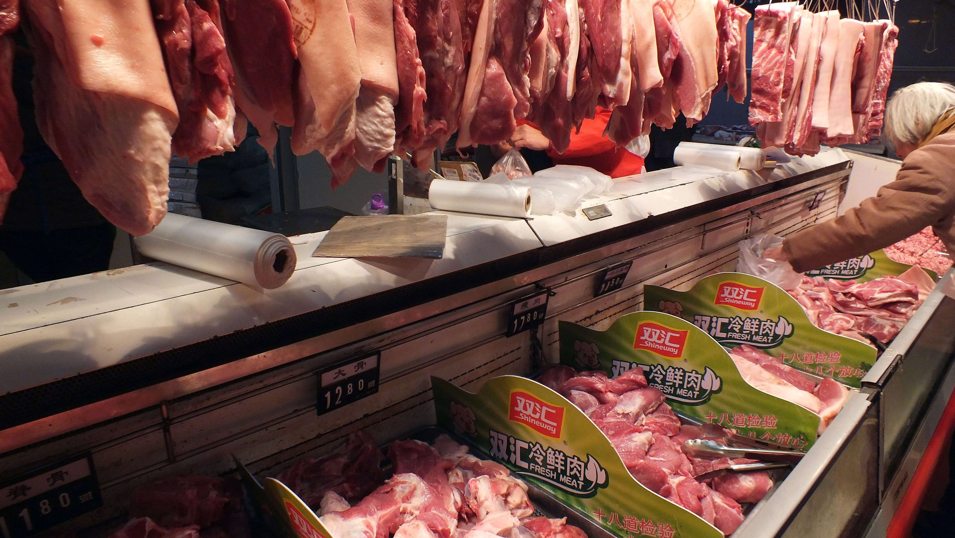 Bringing home the bacon Chinese savor Smithfield deal