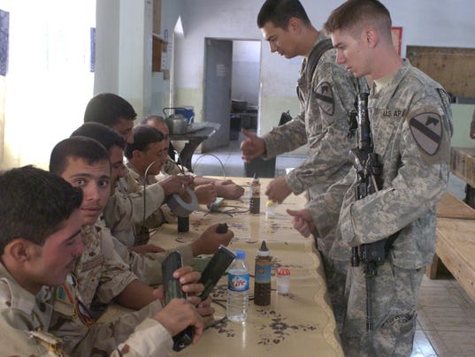 تدريبات الجيش العراقي الجديده على يد المستشارين الامريكان  635560729011409828-iraq-training