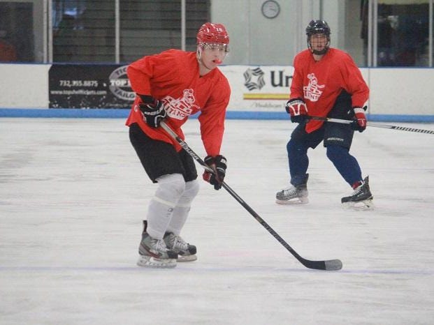 Holmdel native Anthony Cusanelli will skate with the NAHL Titans this season.