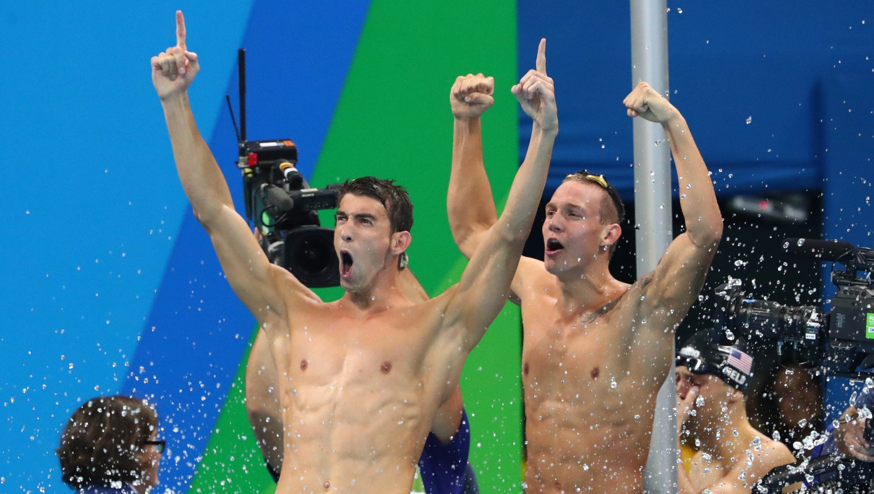 Led by Michael Phelps, U.S. men win gold in 400 freestyle relay3200 x 1680