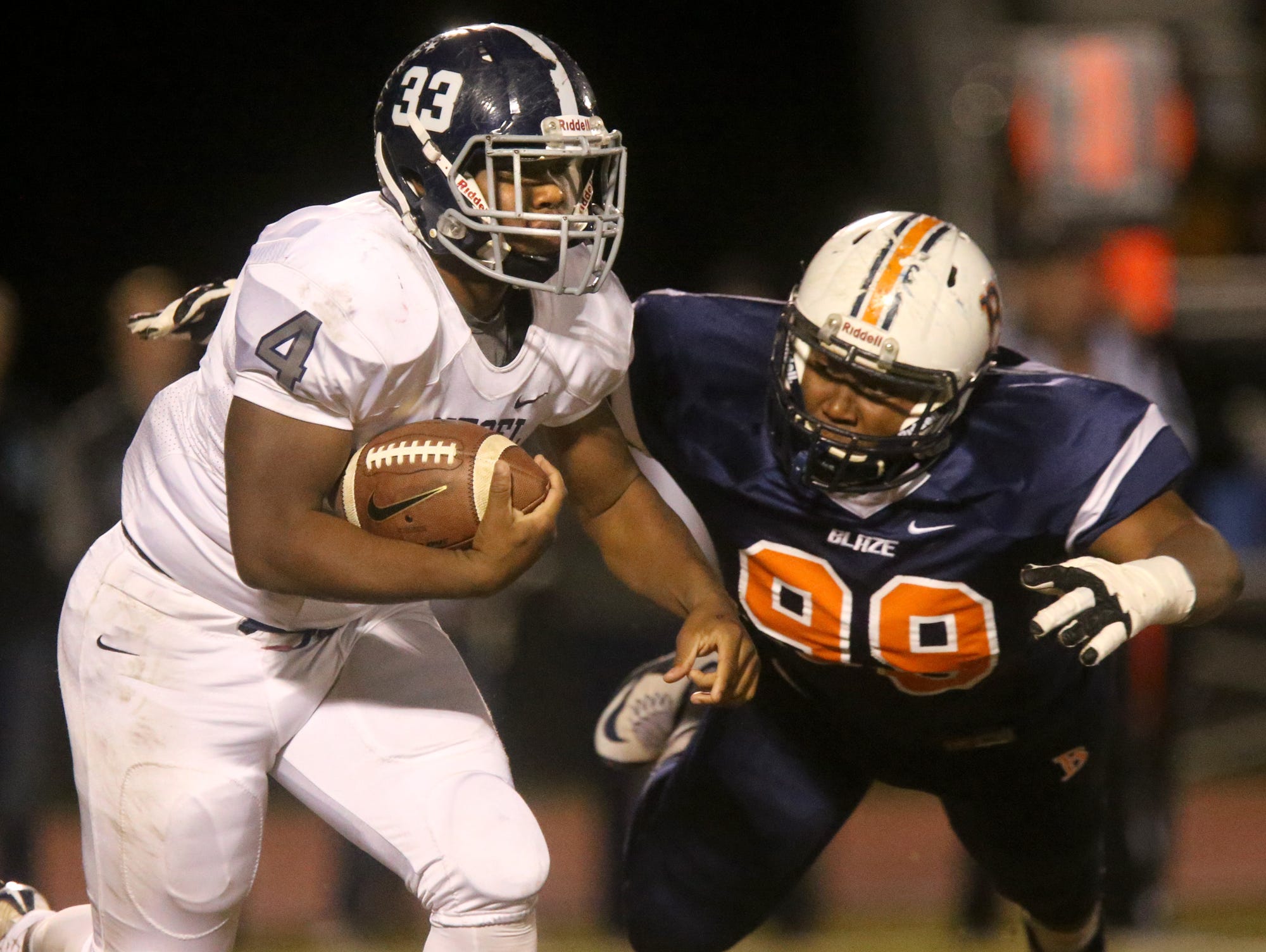 Siegel's Rodney Murray (4) will be the Stars' top back in 2016.