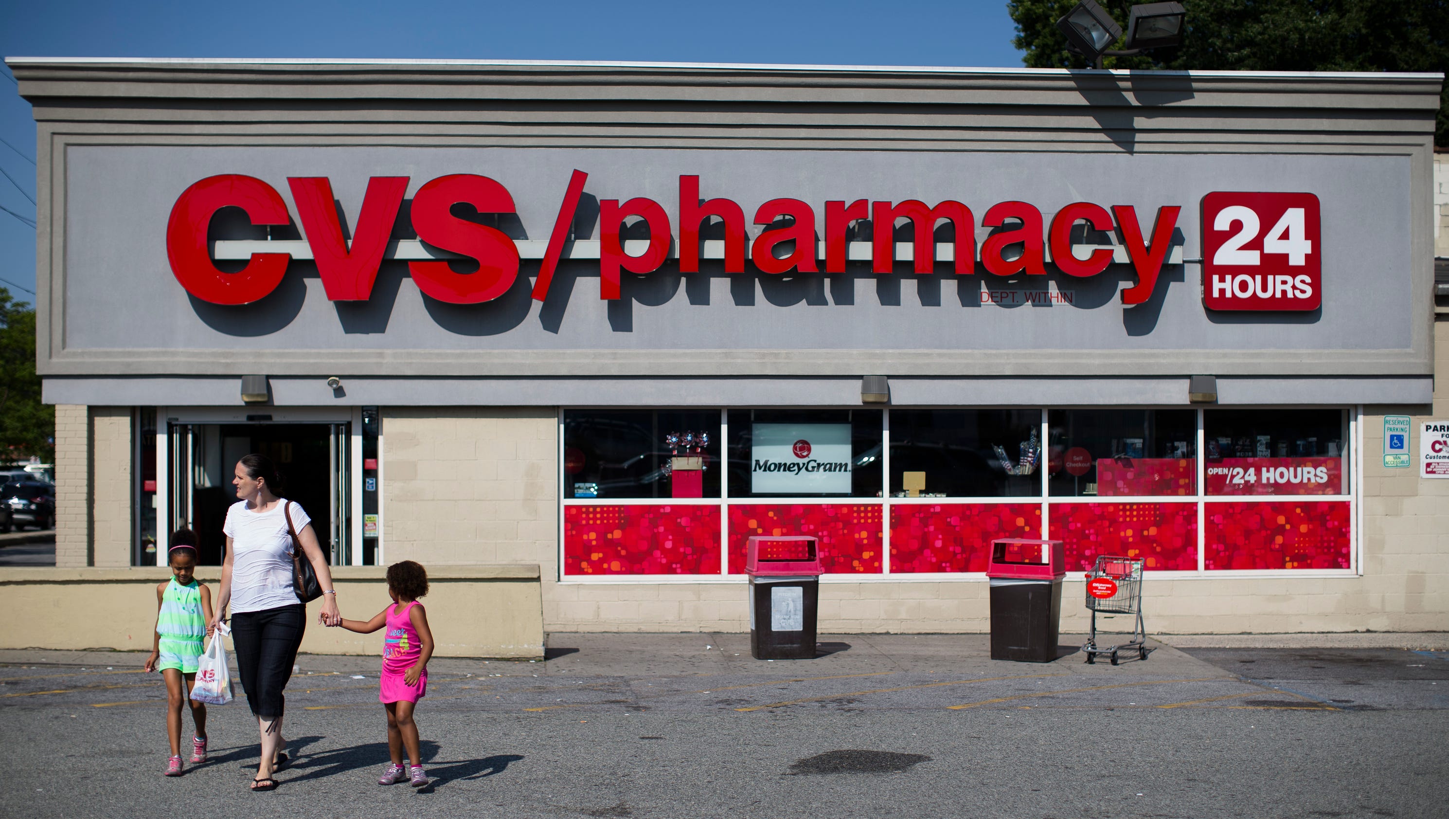 CVS buys Omnicare for 12.7B to expand senior care business(07)