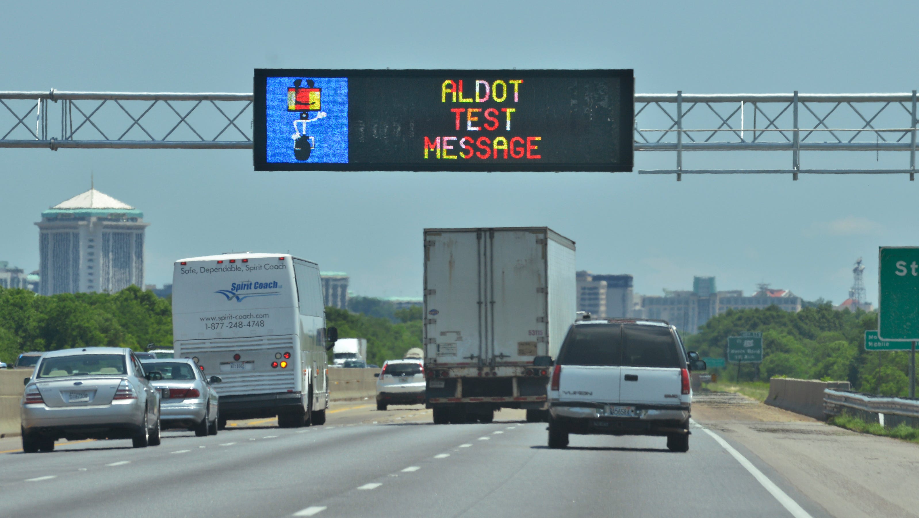 ALDOT testing signs on I-65 in Montgomery