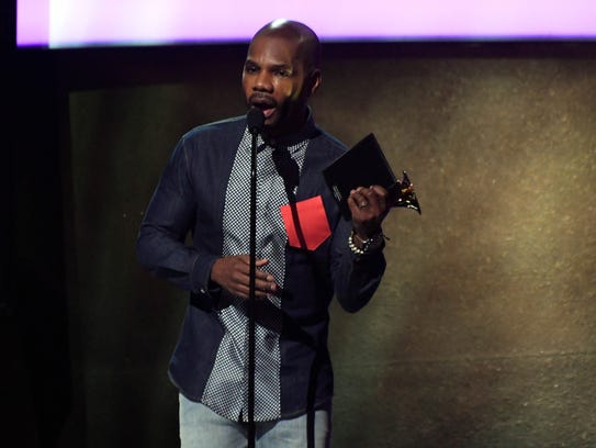 Kirk Franklin accepts for best gospel album during