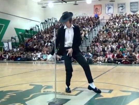 ... Michael Jackson at California high school talent show. (Photo: YouTube