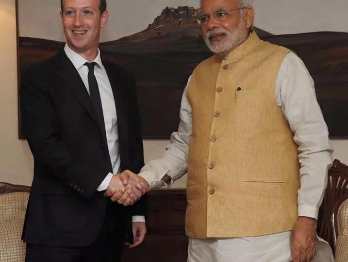 Facebook CEO Mark Zuckerberg shaking hands with Indian Prime Minister Prime Minister Narendra Modi.