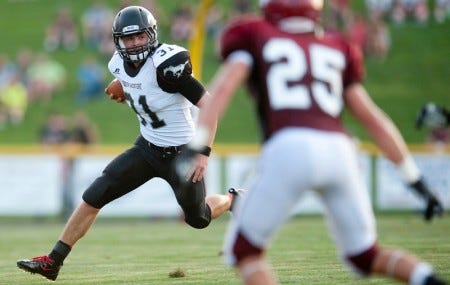 South Western's Camden Brown (31) carries the ball downfield against Gettysburg. South Western won, 40-22. (The Evening Sun -- Jeff Lautenberger) ID=75290932 ID=75290932