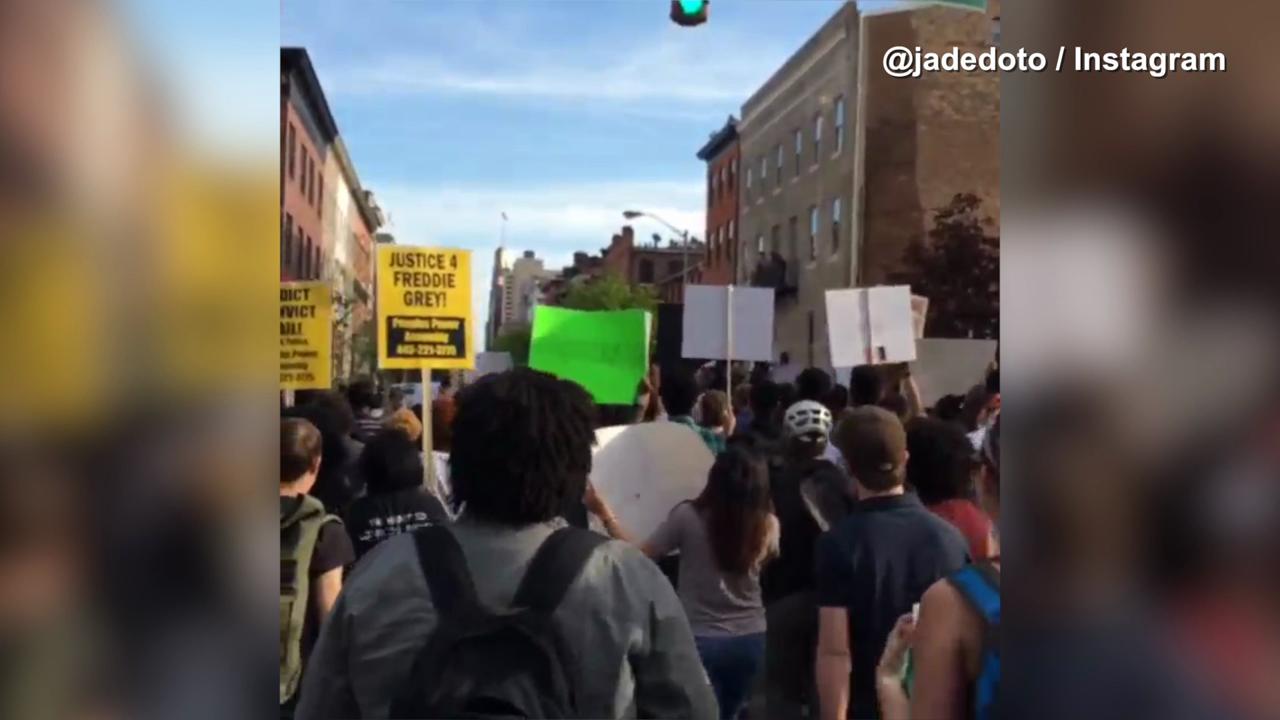 Thousands march in Baltimore, NYC over death of Freddie Gray