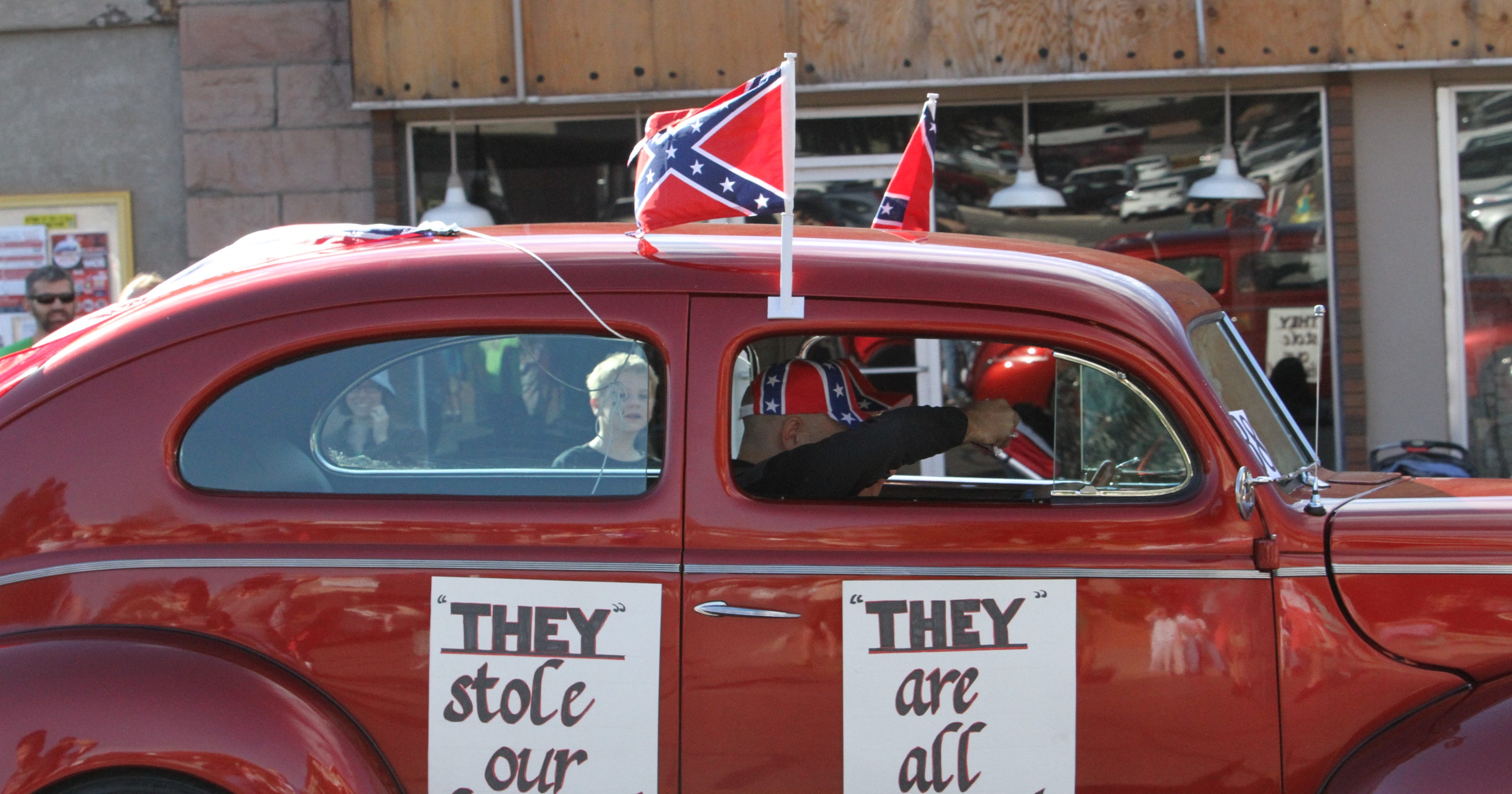 Float with Confederate flags sours Dixie State parade