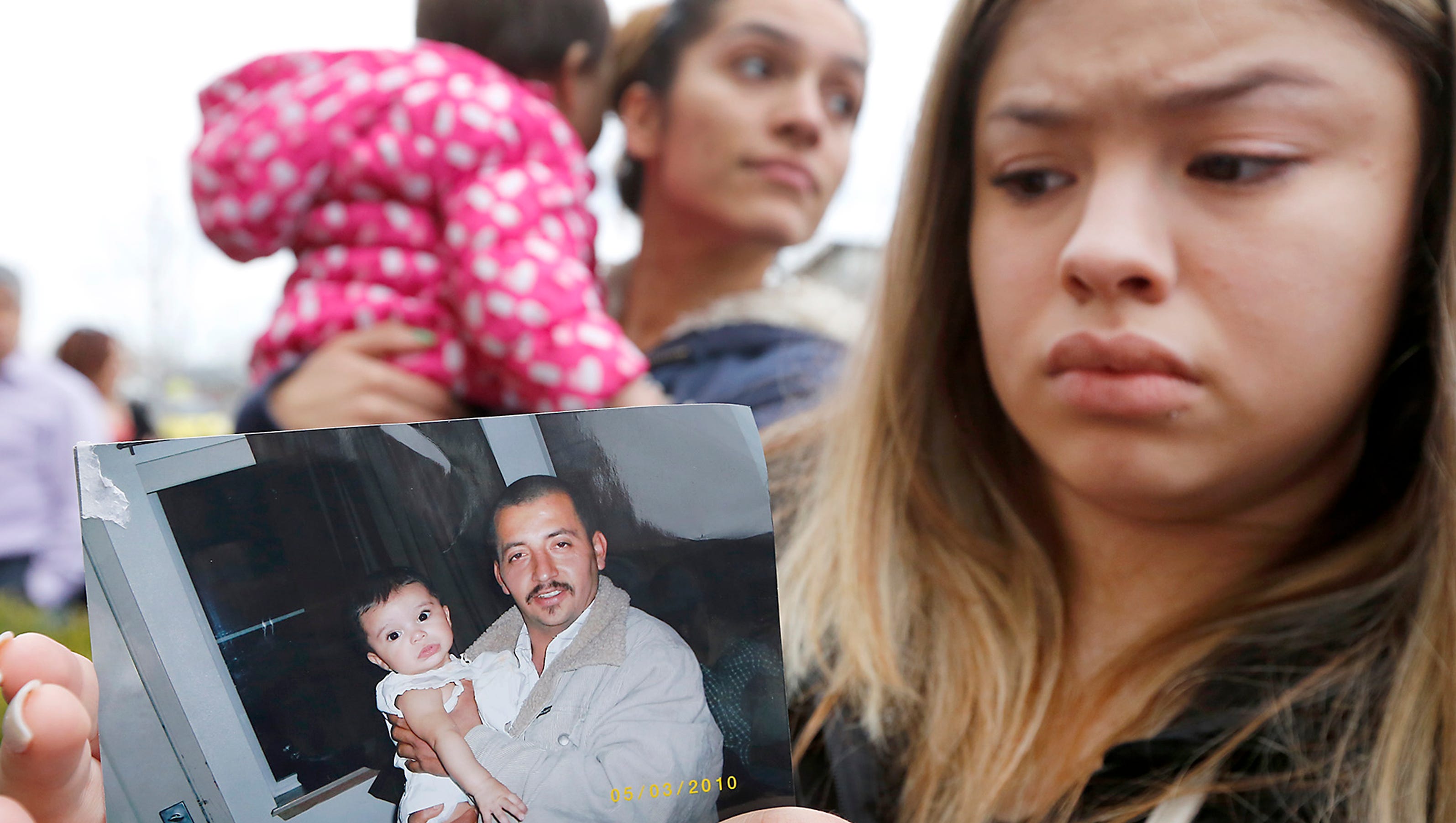 Police kill man who threw rocks at officers - USA TODAY