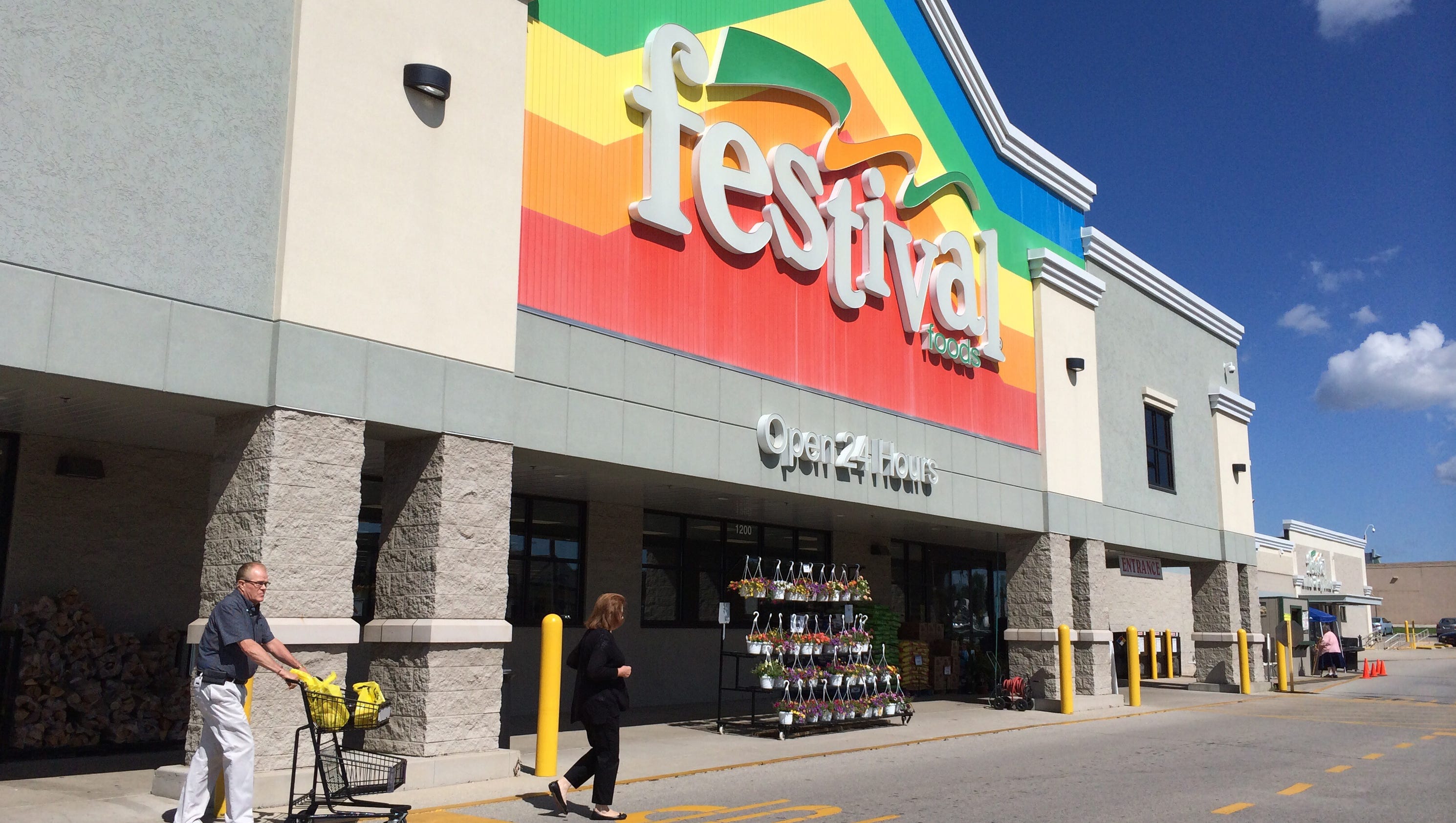 Festival Foods holds open interviews for Menasha store