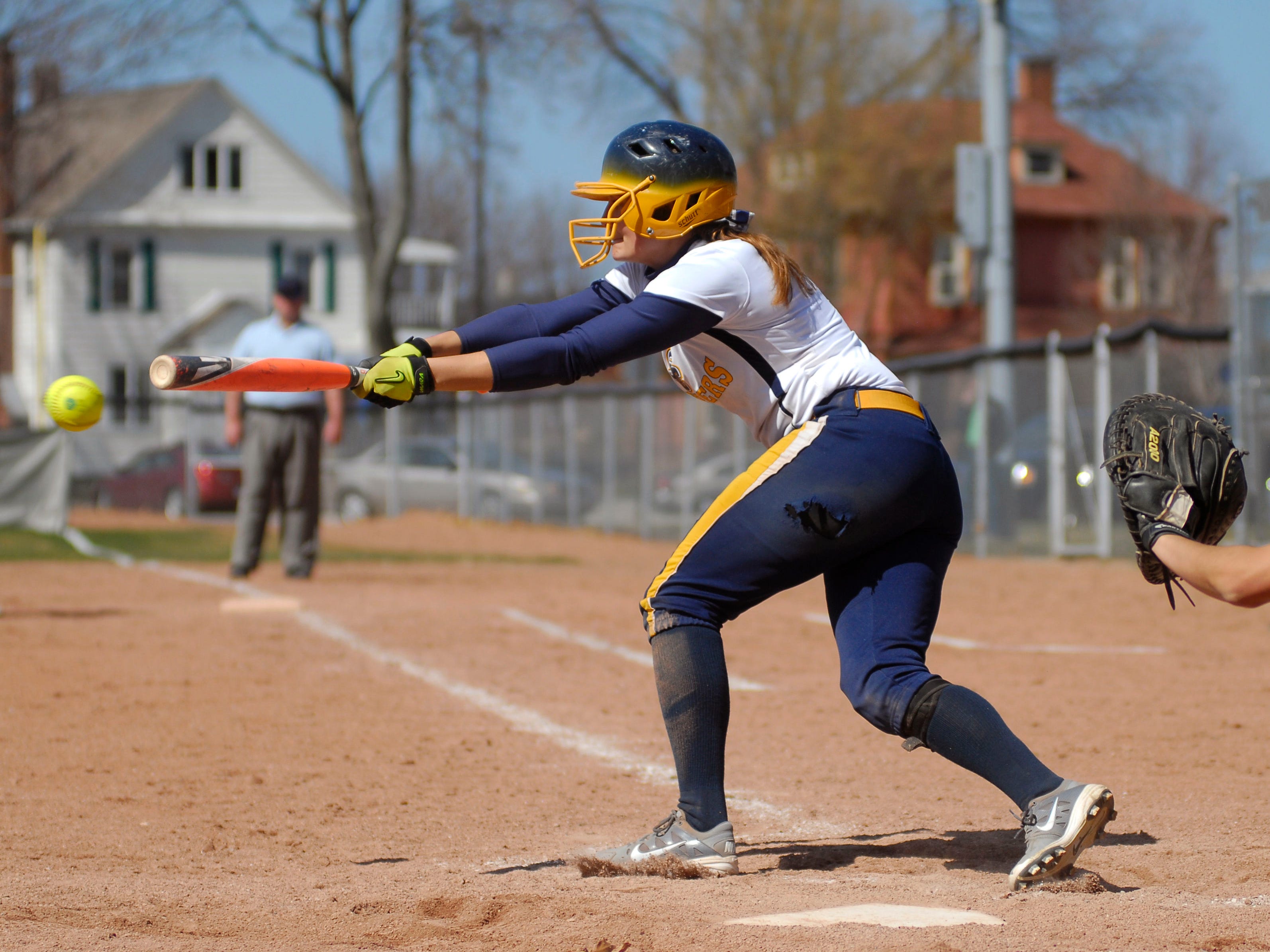Skippers' Sarah Hall bunts the ball Sunday.