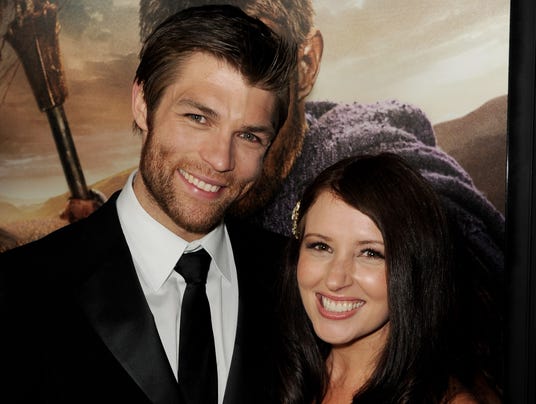 Liam McIntyre couple
