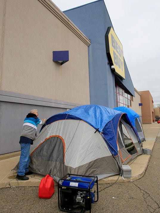 1385054758000-AP-Thanksgiving-Sales-Ohio-Campouts.jpg