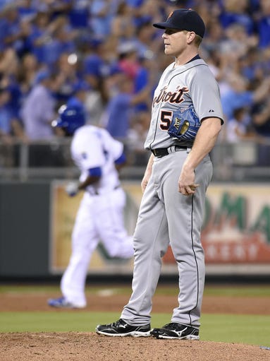 Tigers suffer another long night as Royals cruise, 12-1 635768307107262688-MCT-SPORTS-BBA-TIGERS-R-4-
