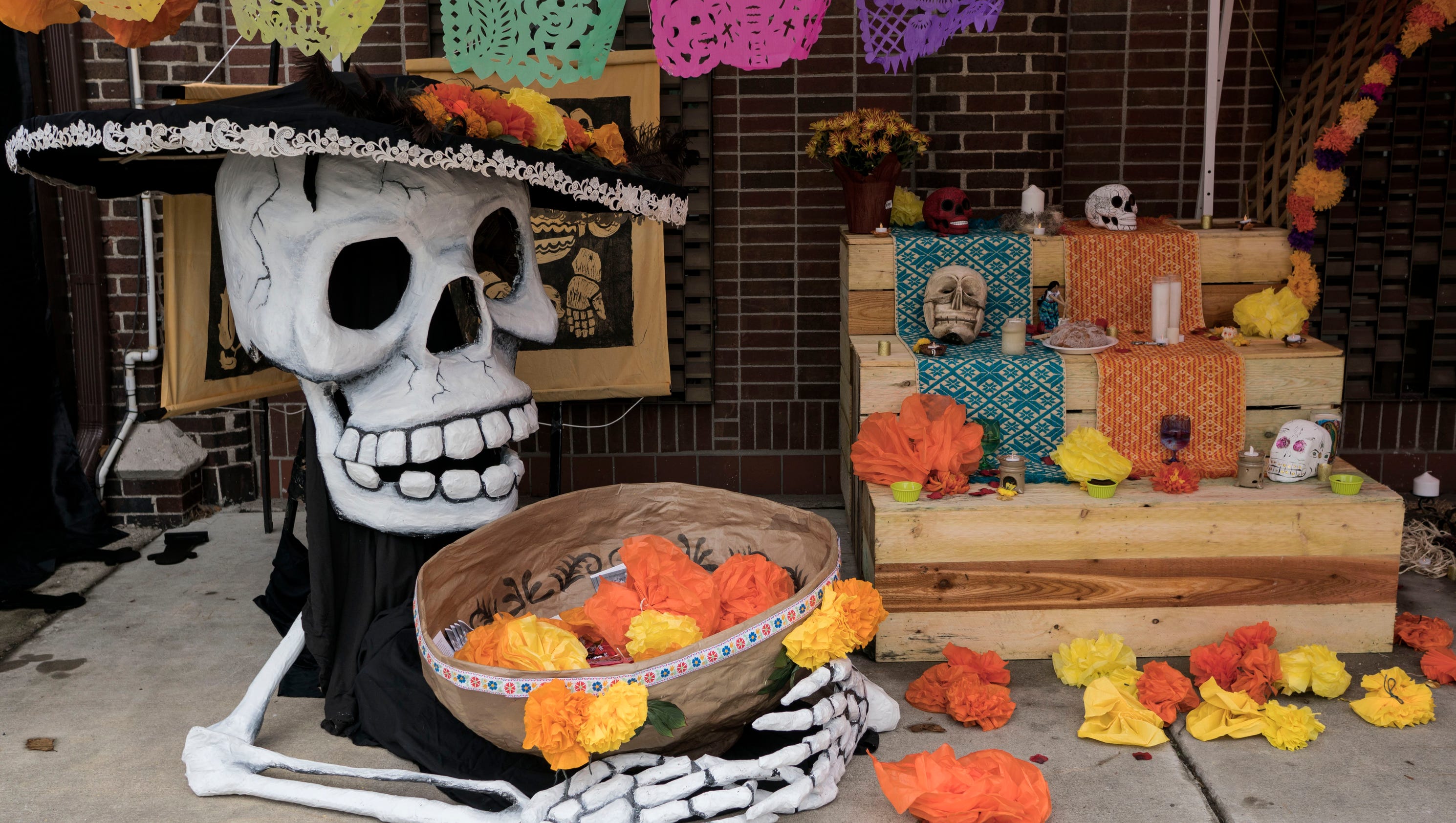 Day of the Dead blurs boundaries in Detroit park - Detroit Free Press