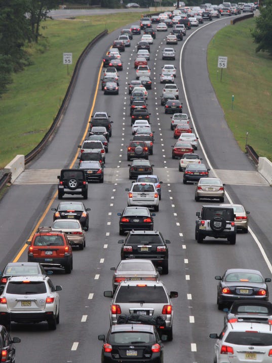 Labor Day traffic builds up on Garden State Parkway