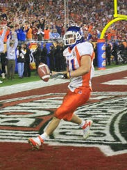 Boise State's Ian Johnson scores on a 2-point conversion