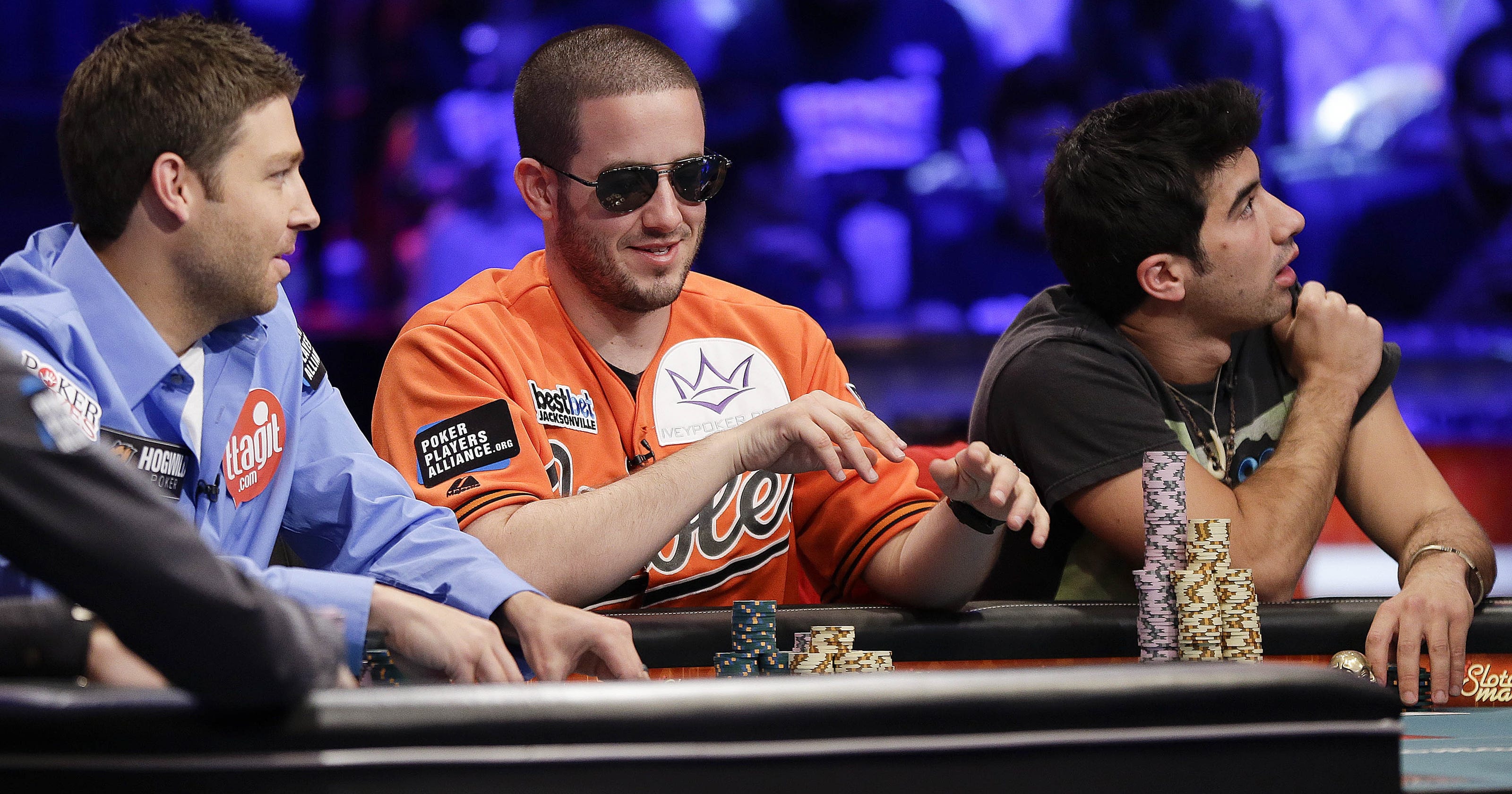 Student, two pros comprise WSOP main event final three