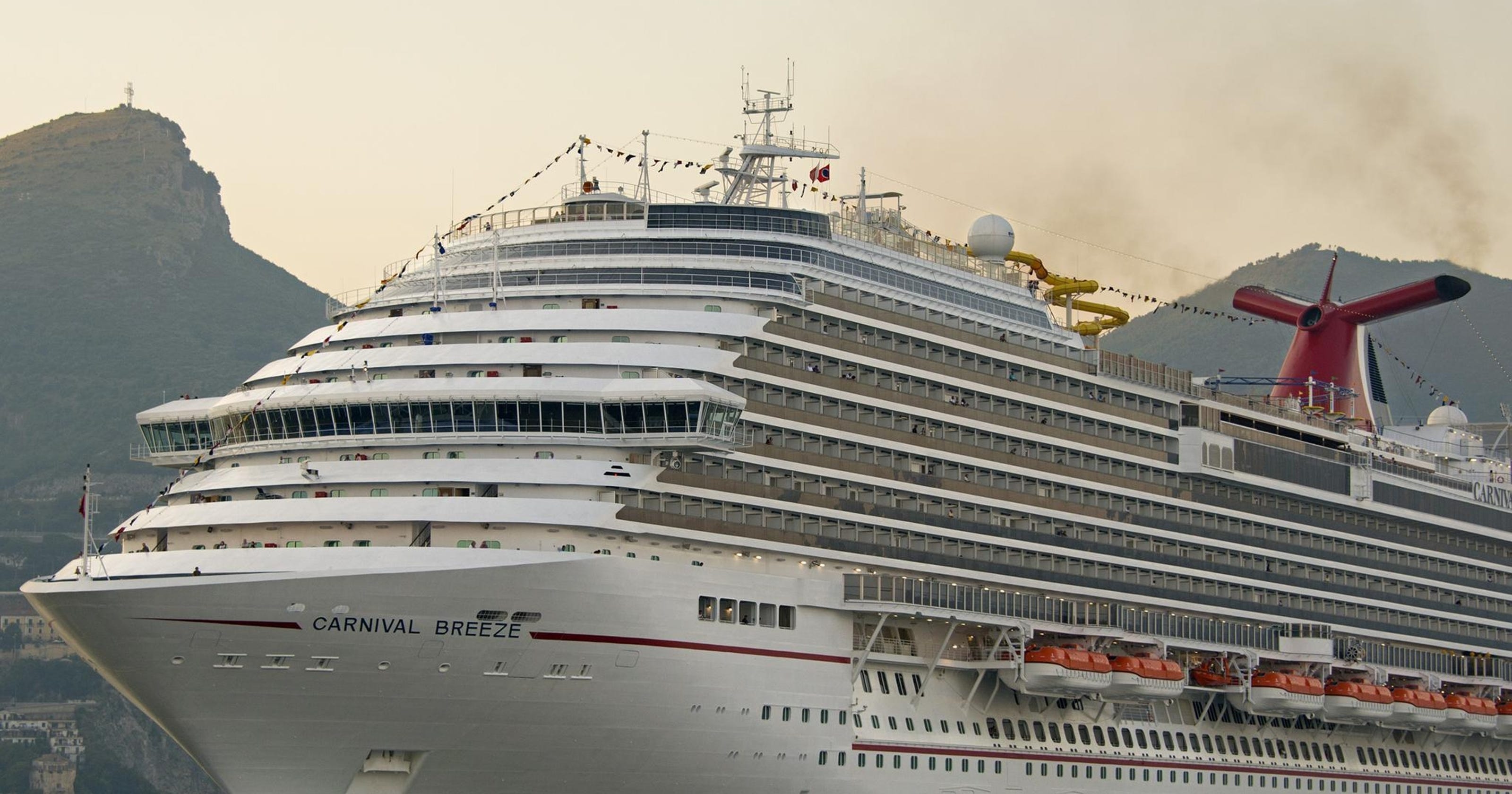 Cruise ship tours Carnival Breeze