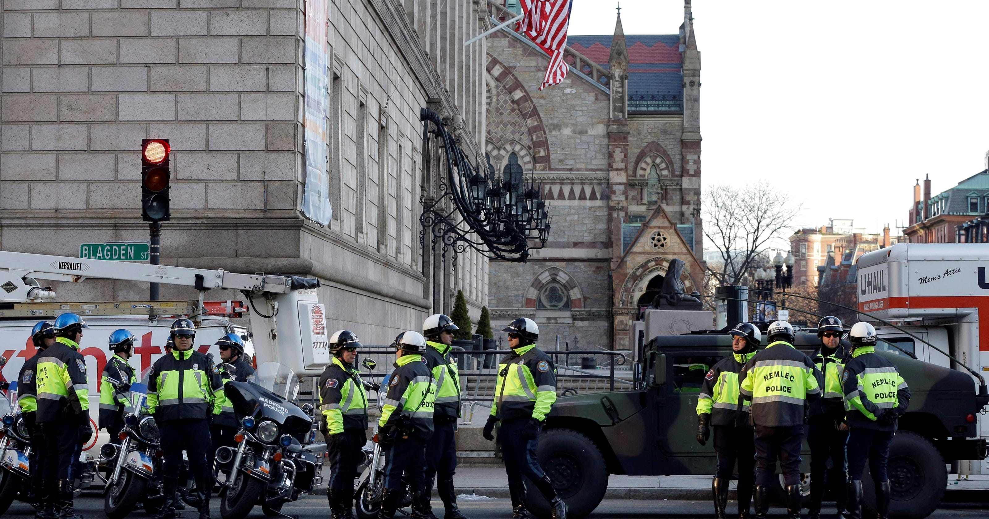 Boston visitors face disruptions after bomb blasts 