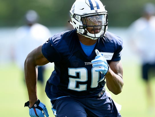 Titans safety Kevin Byard (20) races to make a play