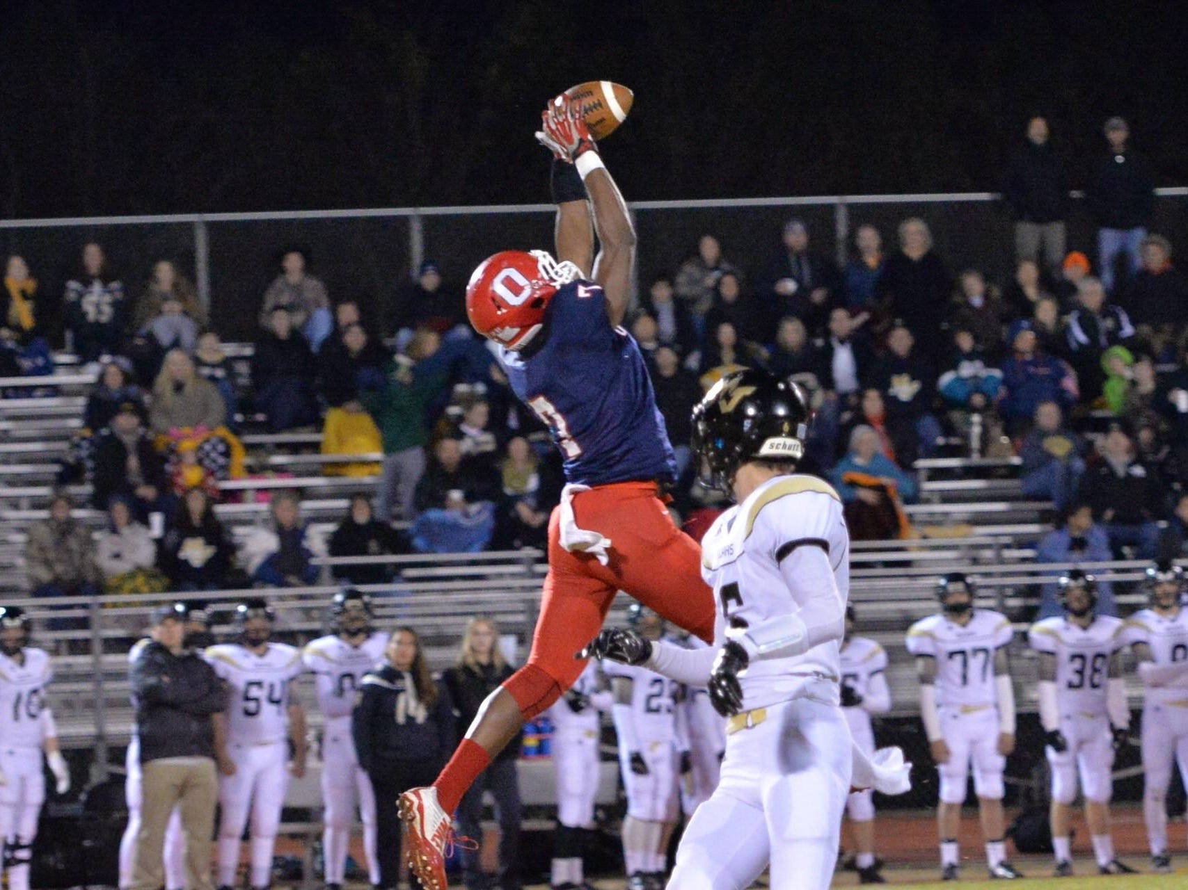 Oakland’s JaCoby Stevens (7) was named to the ESPN 300 for being one of the top college football recruits for the Class of 2017.