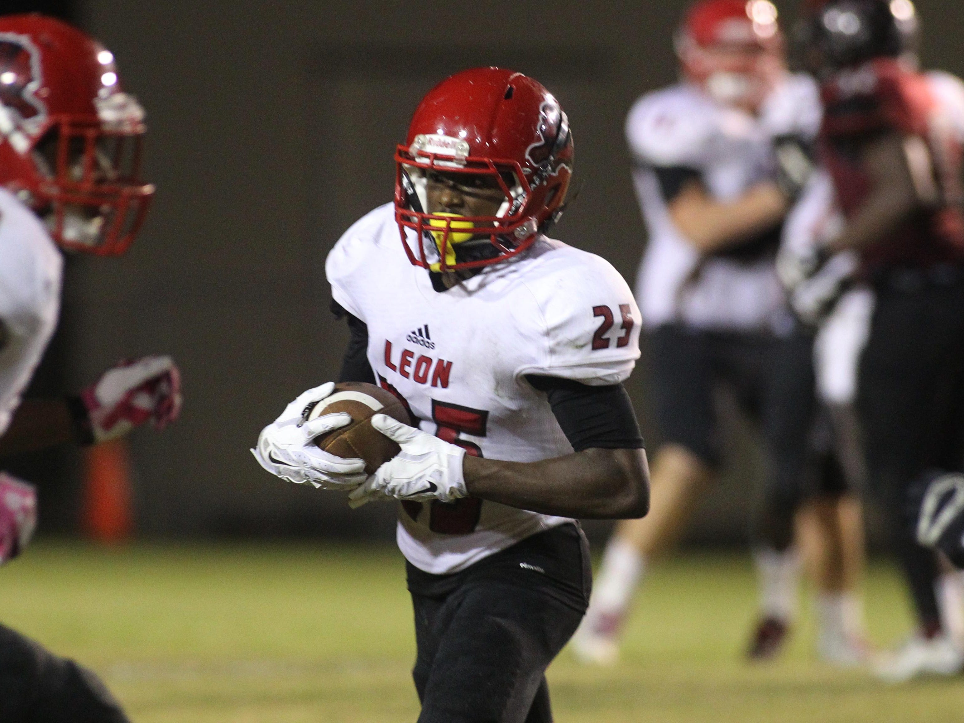 Leon receiver Javier Ferrer caught seven passes for 95 yards and the game-winning touchdown with 28 seconds left as the Lions topped Chiles 22-21.