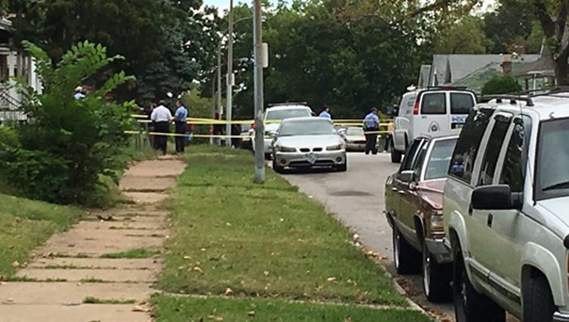 St. Louis police wound 14yearold who shot at them