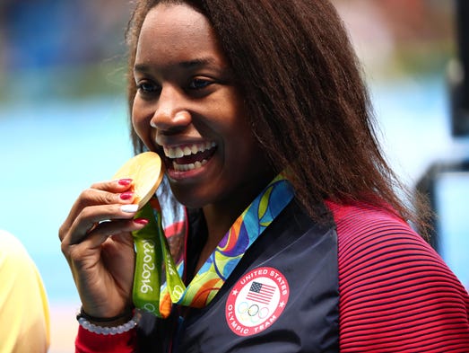 Simone Manuel captured a gold medal in the women's